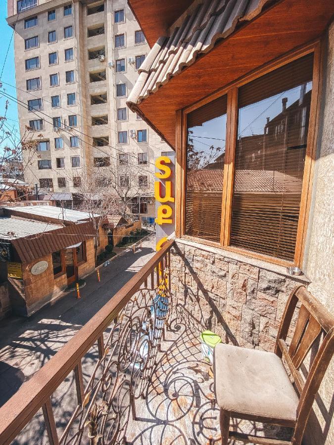 Crystal Villa Hotel 예레반 외부 사진